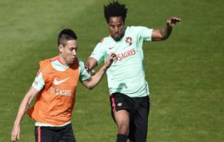 Les deux latéraux étaient absents de l'entrainement matinal